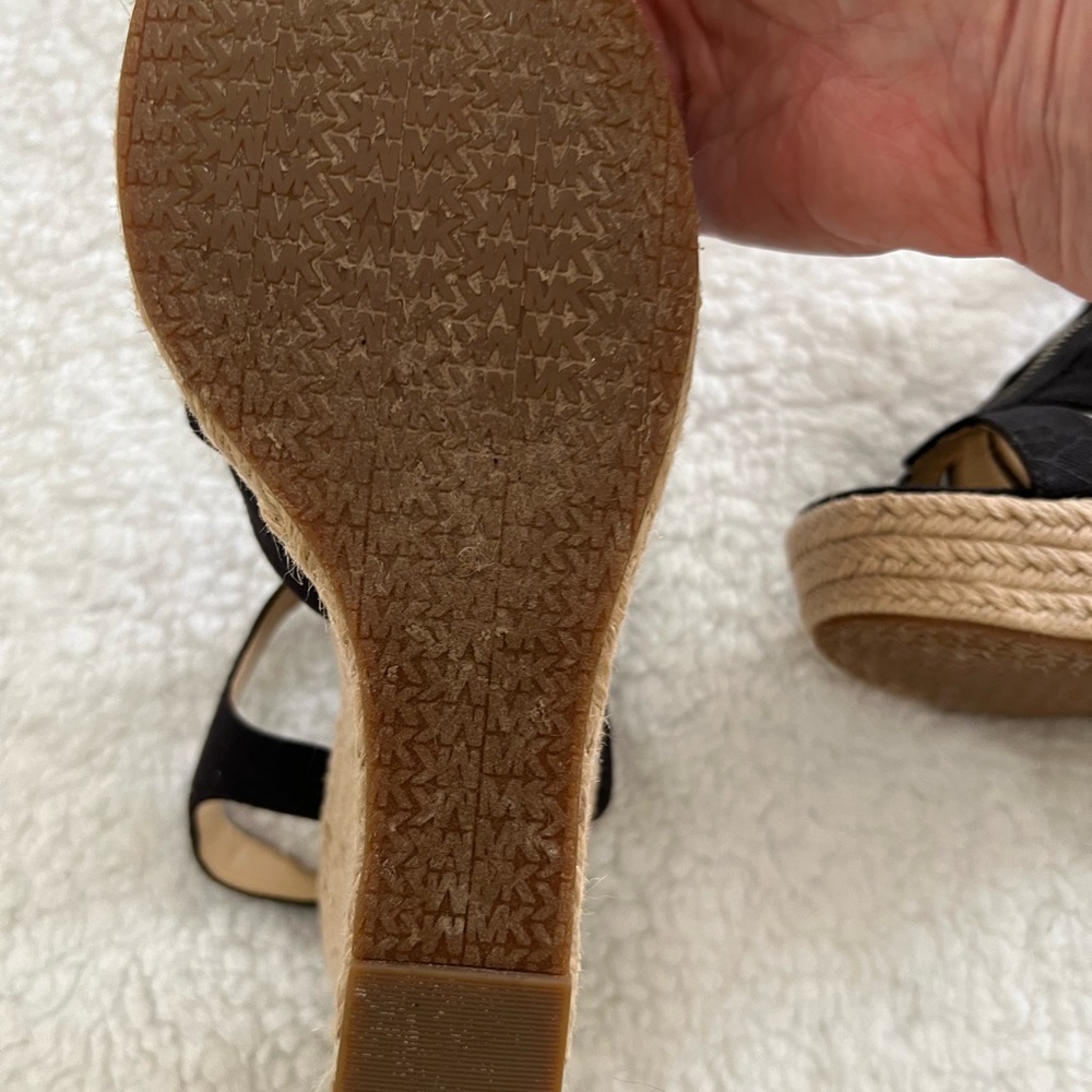 Michael Kors size 8 black - Picture 3 of 6